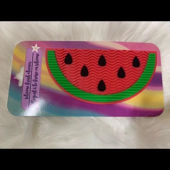 Makeup brush cleaner - Picture 1 of 2